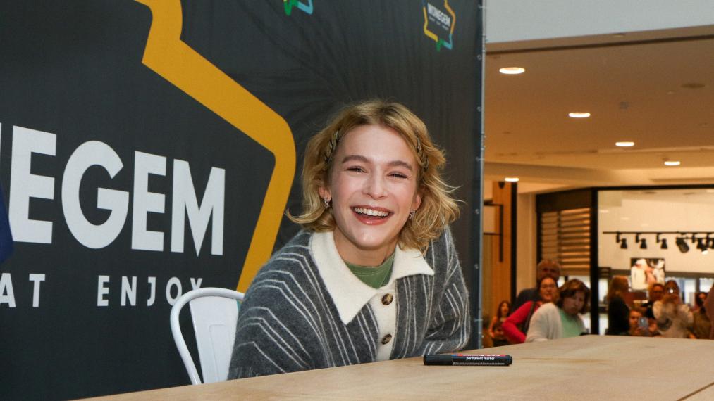 Pommelien Thijs signeert nieuw album 'GEDOE' in SC Wijnegem