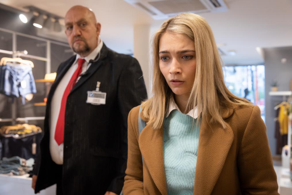 Tinne Oltmans in Lisa