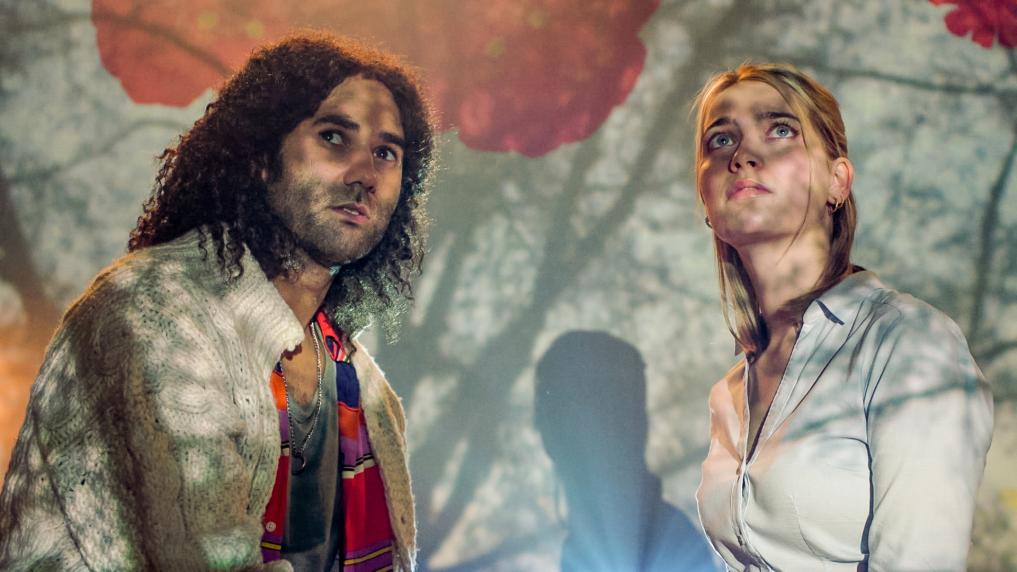 Issam Dakka en Tinne Oltmans in Lisa - aflevering 69