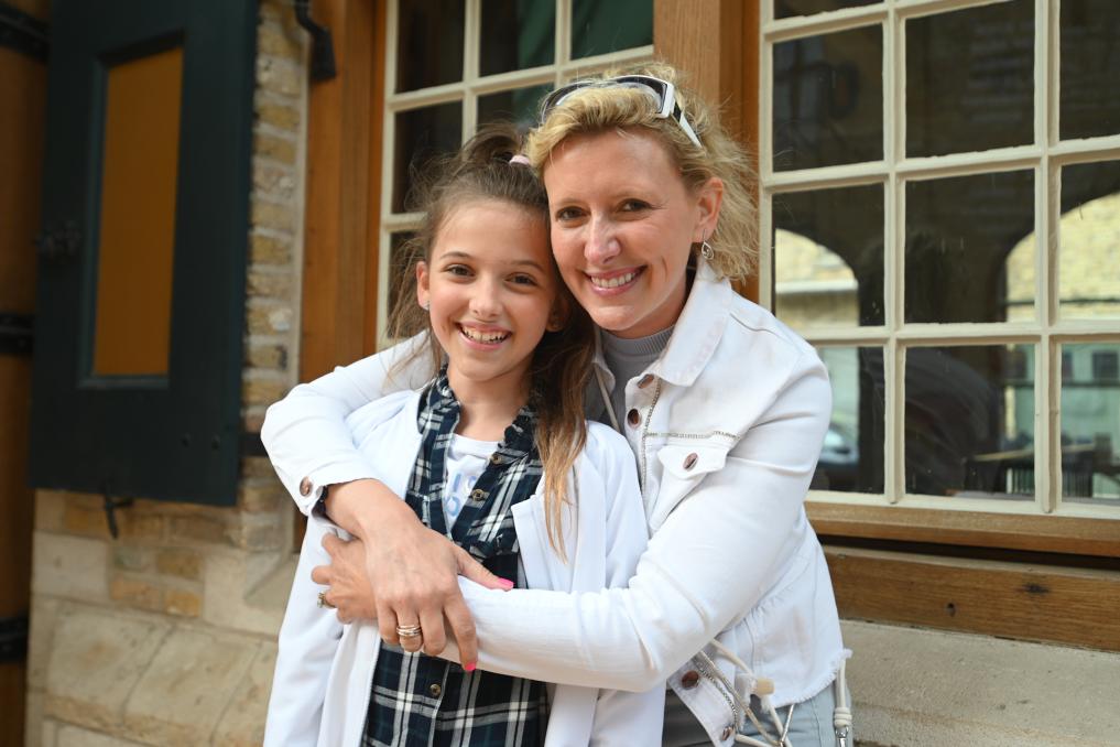 trisha, axelle crombe