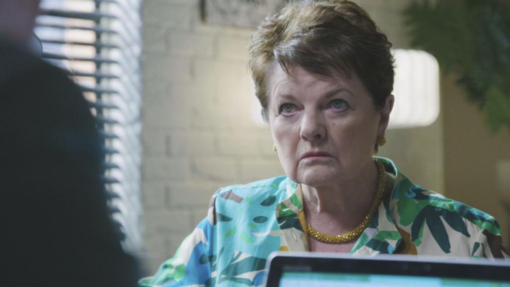 Janine Bischops in aflevering 7272 van Familie 