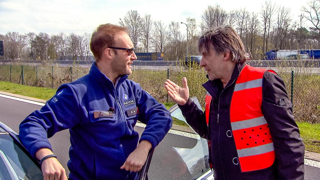 Yann Cools en Luc Alloo in Alloo bij de Wegpolitie
