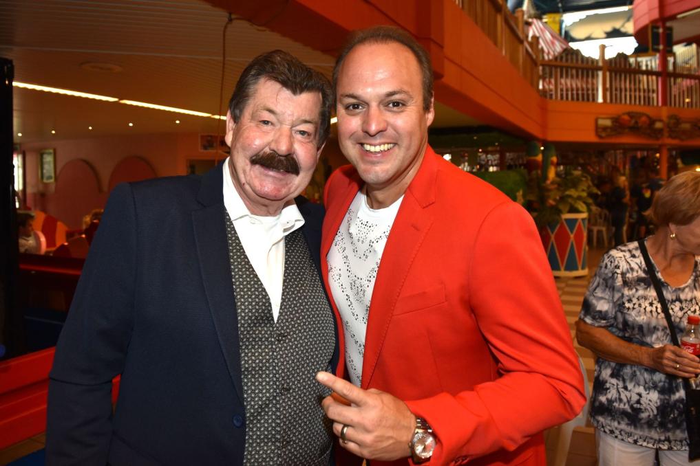 Chiel Montagne overleden