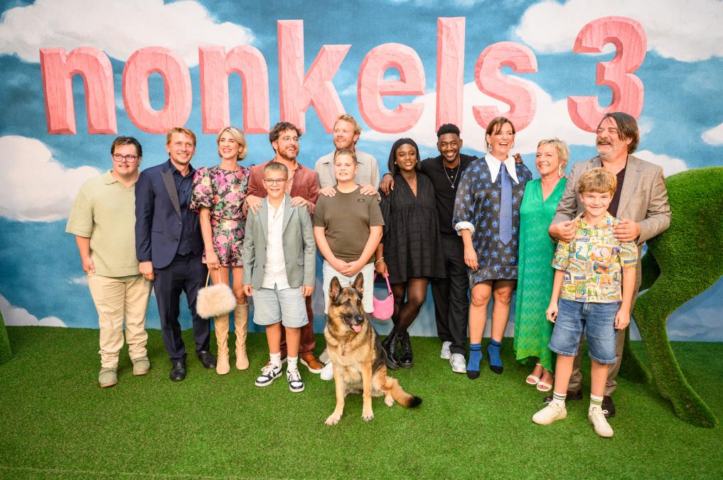 Cast Nonkels 3