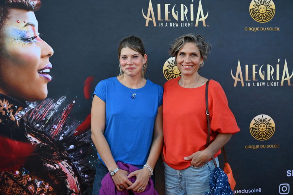 Joke Devynck met dochter Tital op de première van Alegria in Knokke