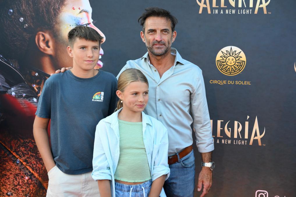 Gunther Levi met zijn jongste dochter en zoon